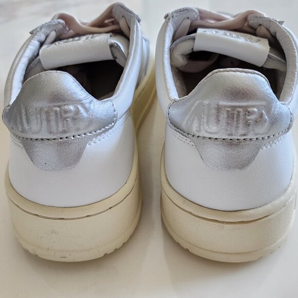 Autry Medalist Low Women’s Sneakers – White Silver Retro Vibes 👟✨ - Picture 7 of 12